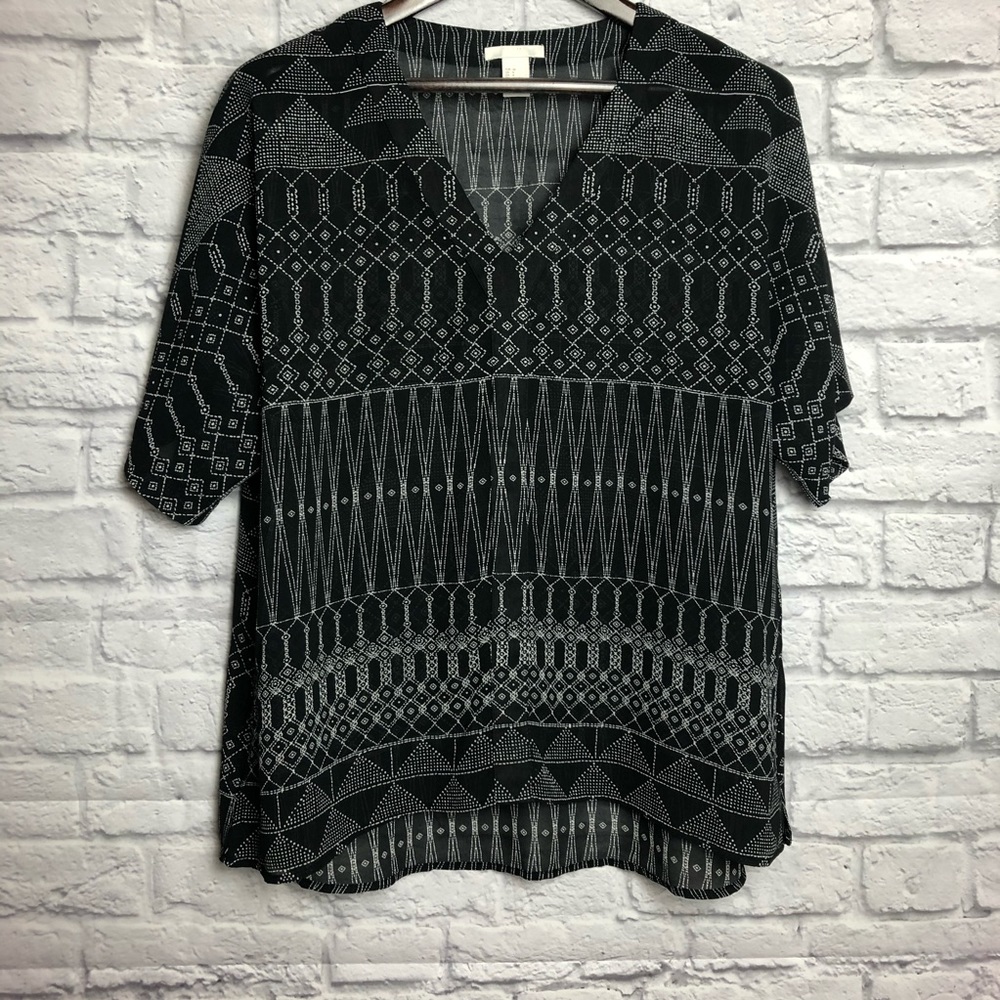 H&M v-neck shirt